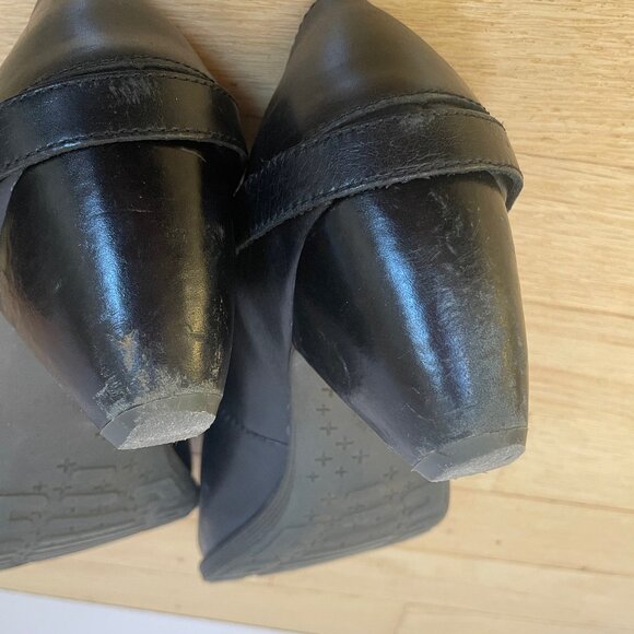 Dr. Martens Amelia low heel black leather shoe size 8.5 (39 EU) - Picture 5 of 7